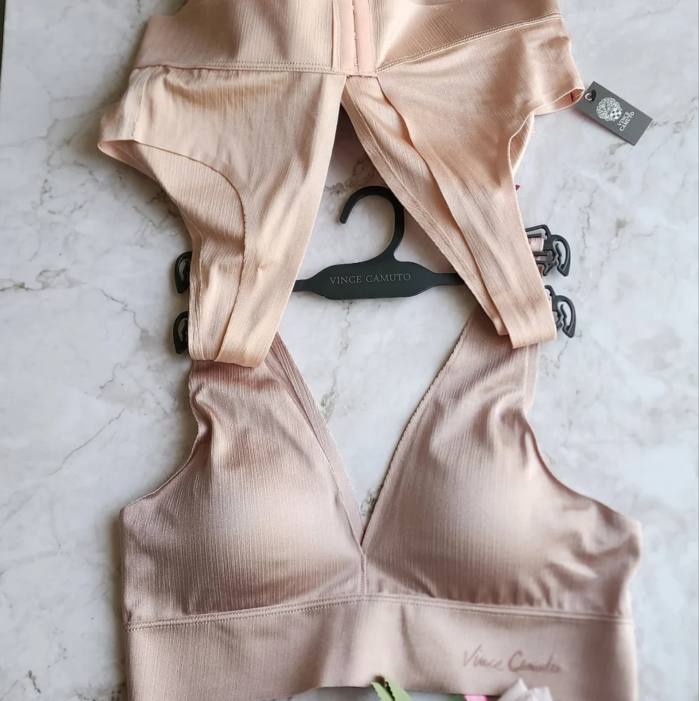 2 Pack Vince Camuto Bras, Sexy Push Up Wireless Free, Size L, NWT